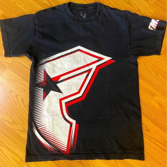 Famous Stars and Stripes black t-shirt size medium. - Picture 1 of 3